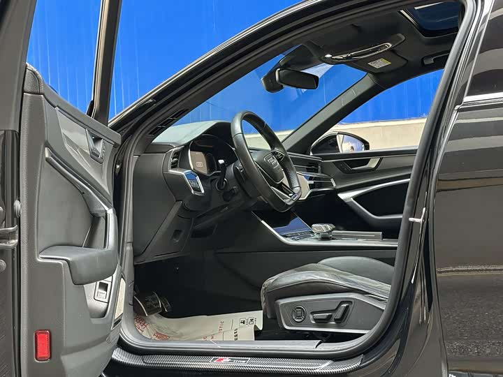 Фото 4 - Audi A6L