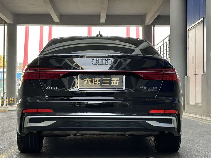 Фото 7 - Audi A6L