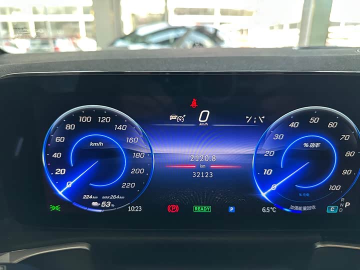 Фото 6 - Mercedes-Benz EQB