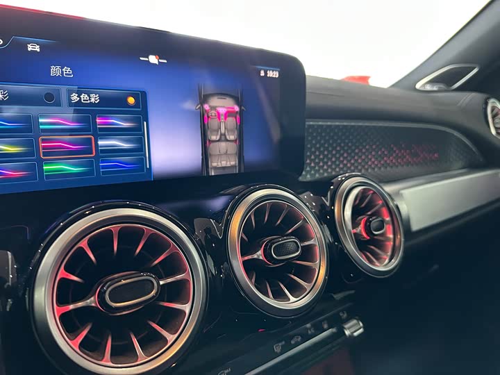 Фото 7 - Mercedes-Benz EQB