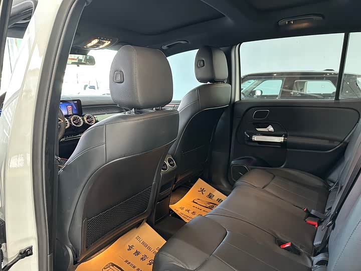 Фото 9 - Mercedes-Benz EQB