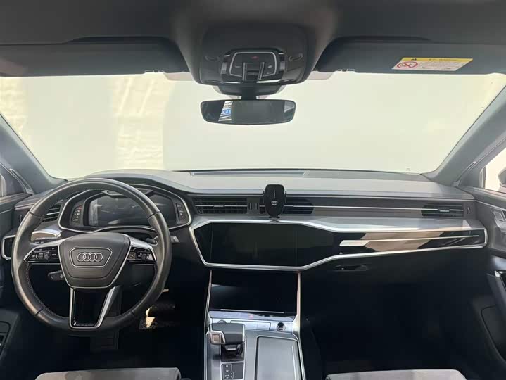 Фото 6 - Audi A6L