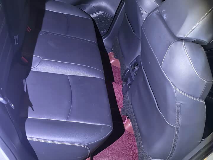 Фото 2 - Toyota RAV4