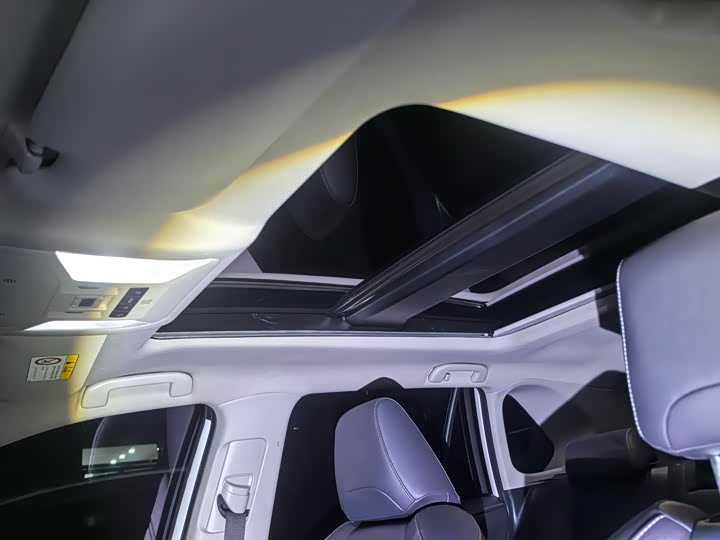 Фото 5 - Toyota RAV4