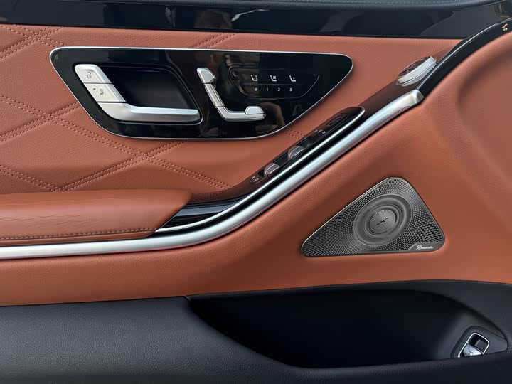 Фото 8 - Mercedes-Benz Maybach S-Class