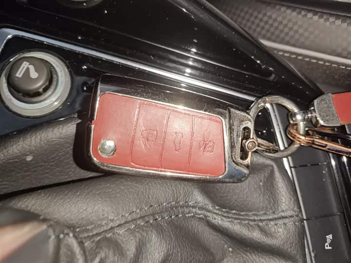 Фото 9 - Volkswagen Tayron X