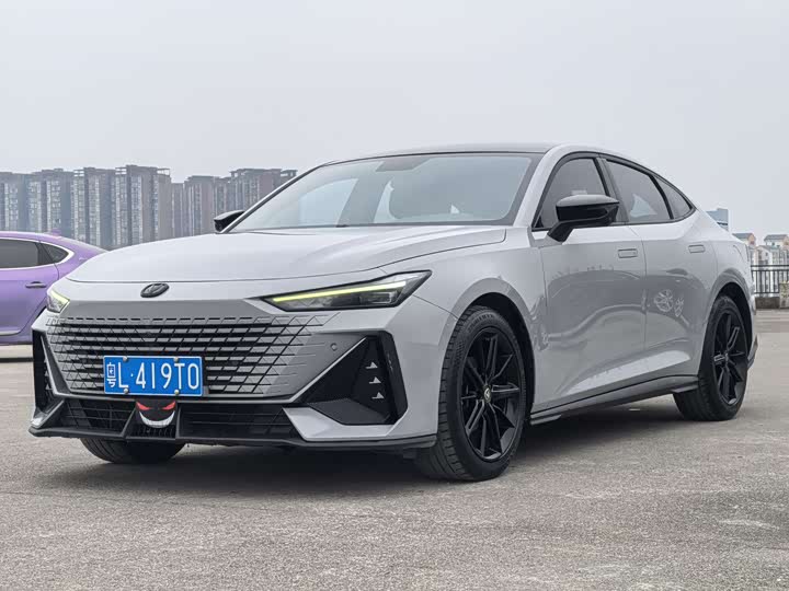 Фото 1 - Changan UNI-V