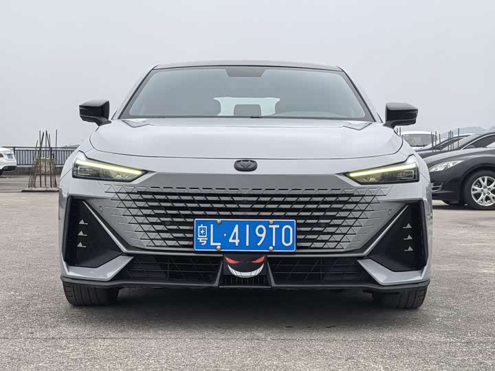 Фото 2 - Changan UNI-V