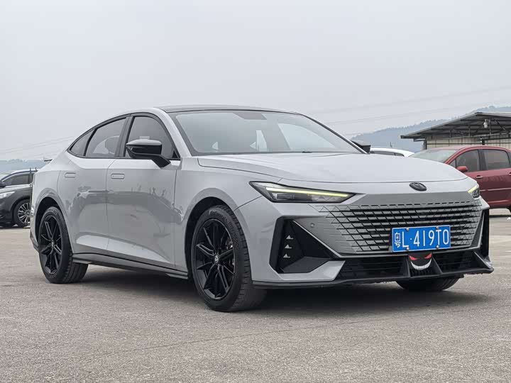 Фото 3 - Changan UNI-V