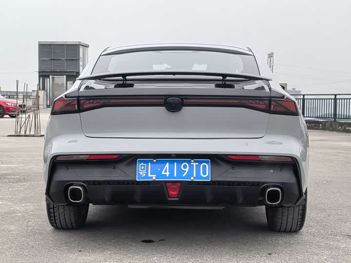 Фото 5 - Changan UNI-V