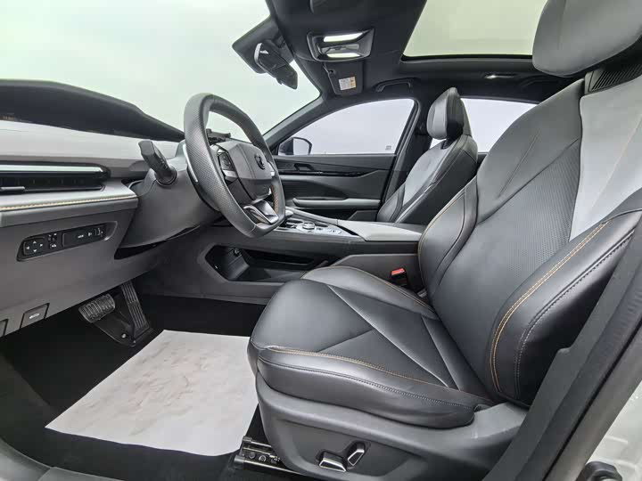 Фото 7 - Changan UNI-V