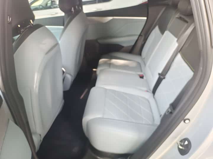 Фото 9 - Changan Deepal S05