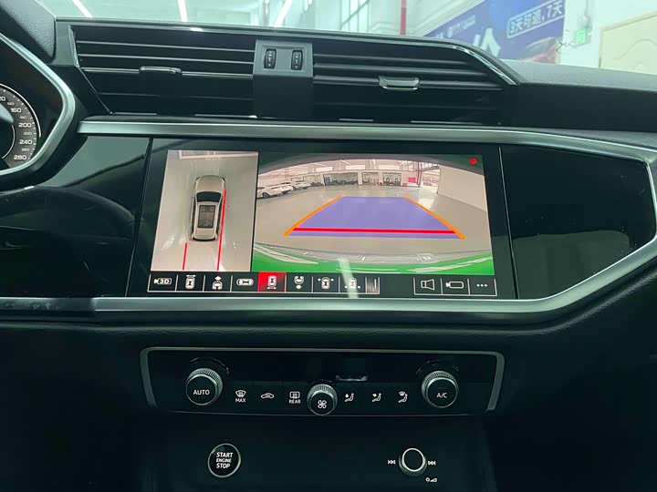 Фото 8 - Audi Q3