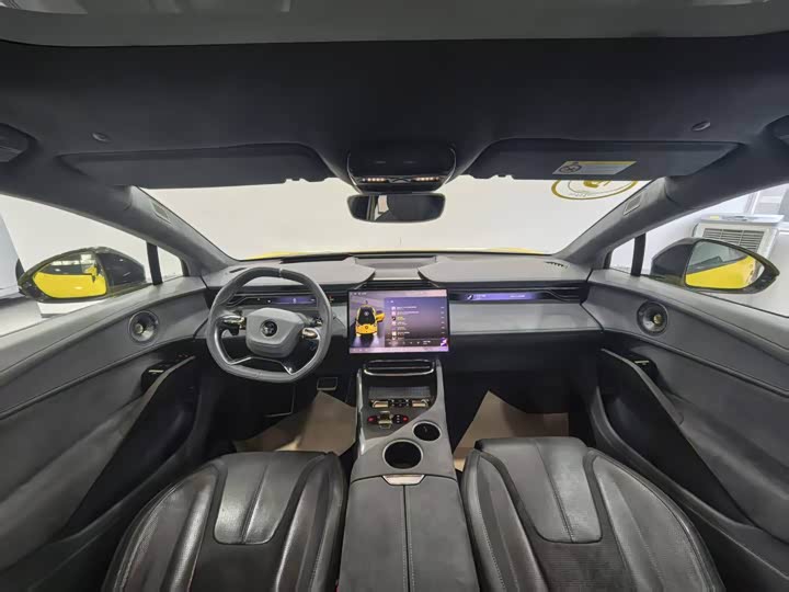 Фото 3 - Lotus Eletre