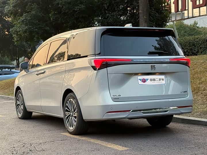 Фото 4 - Buick GL8 Hybrid