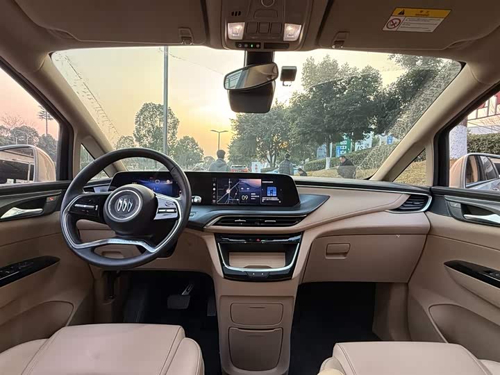 Фото 7 - Buick GL8 Hybrid