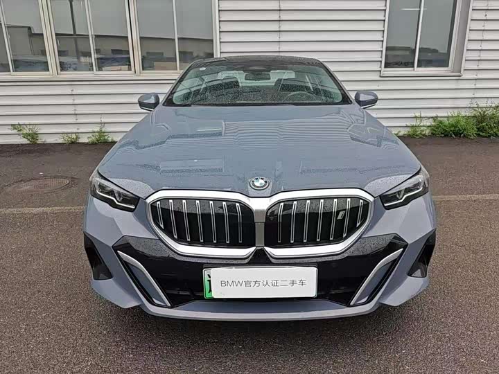 Фото 3 - BMW i5