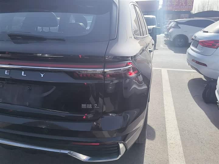 Фото 8 - Geely Monjaro