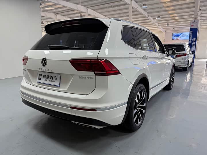 Фото 4 - Volkswagen Tiguan L Pro