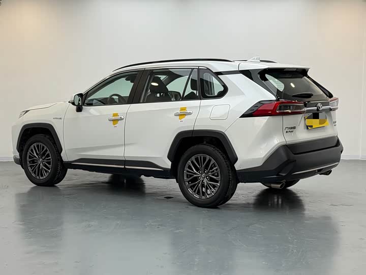 Фото 4 - Toyota Wildlander