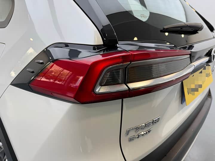 Фото 7 - Toyota Wildlander