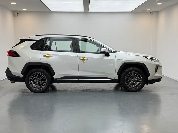 Фото 8 - Toyota Wildlander