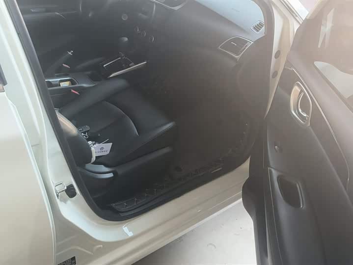 Фото 8 - Nissan Sylphy