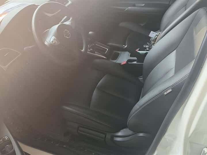 Фото 9 - Nissan Sylphy