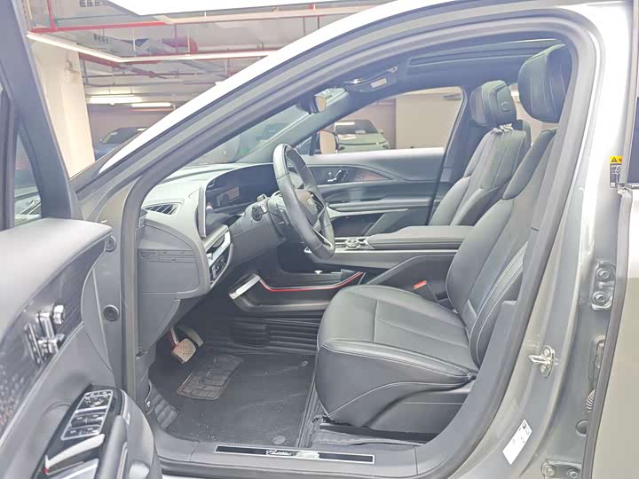 Фото 6 - Cadillac Lyriq