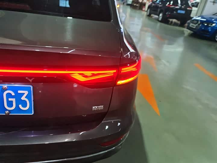 Фото 8 - Geely Emgrand