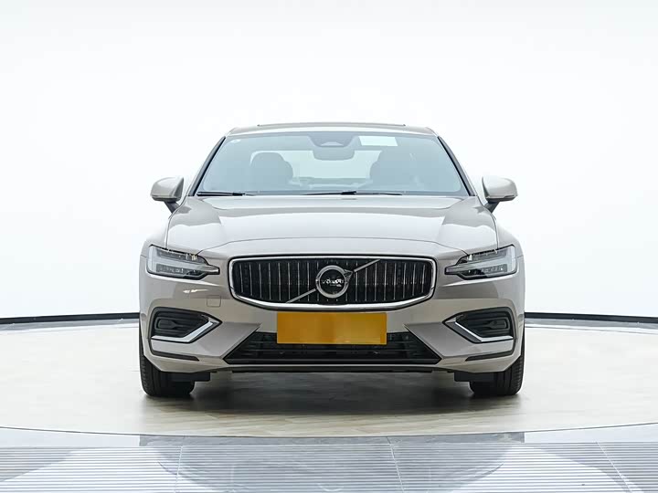 Фото 2 - Volvo S60
