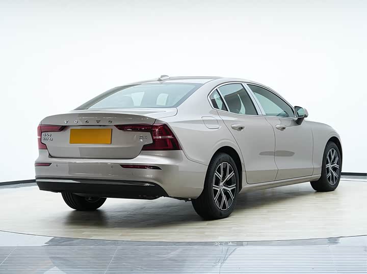 Фото 5 - Volvo S60