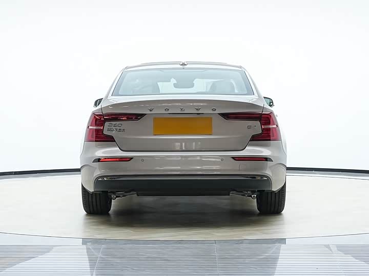 Фото 6 - Volvo S60