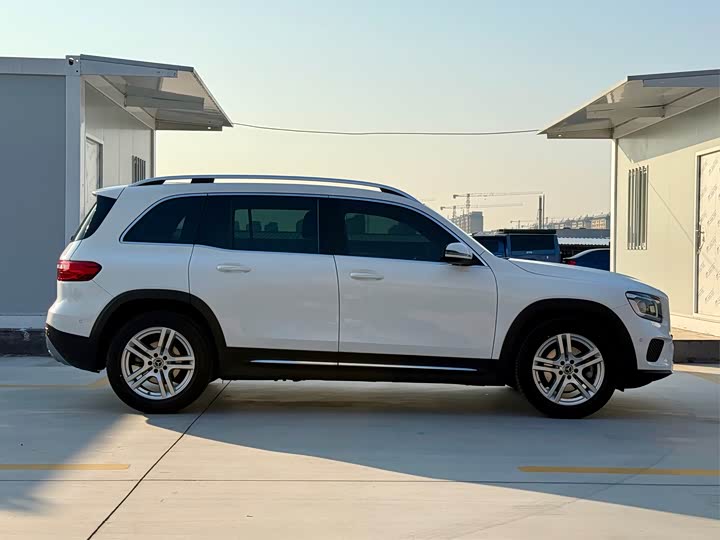 Фото 4 - Mercedes-Benz GLB-Class