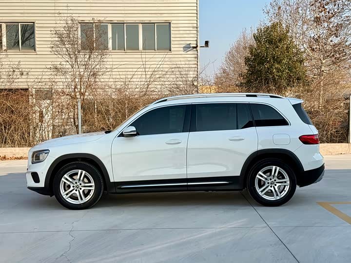 Фото 8 - Mercedes-Benz GLB-Class