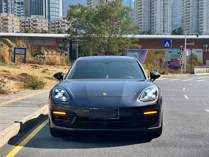 Фото 2 - Porsche Panamera
