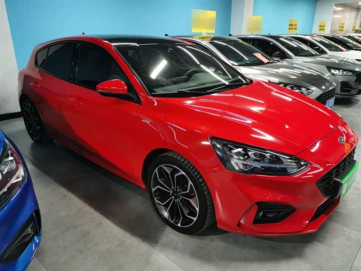 Фото 4 - Ford Focus