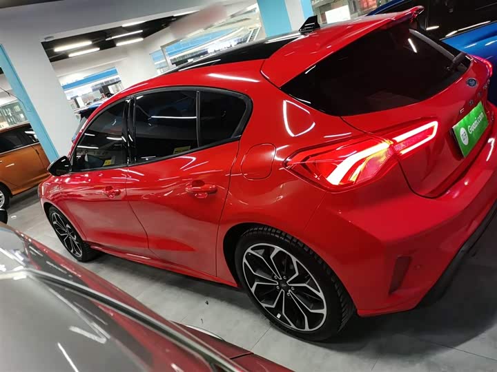 Фото 5 - Ford Focus