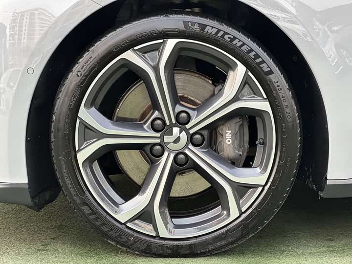 Фото 6 - Nio ET5T