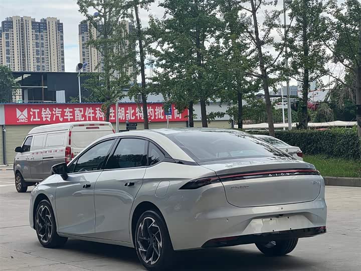 Фото 9 - GAC Aion S Max