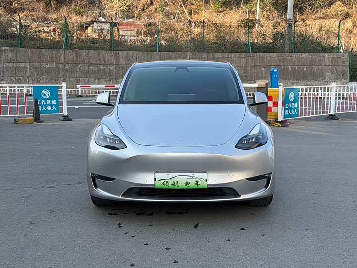 Фото 3 - Tesla Model Y