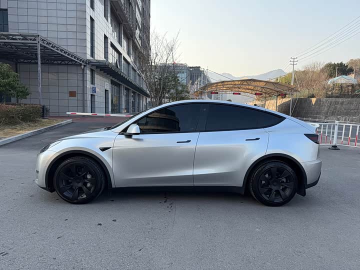 Фото 4 - Tesla Model Y
