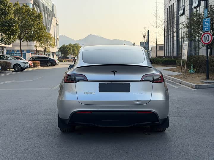 Фото 7 - Tesla Model Y