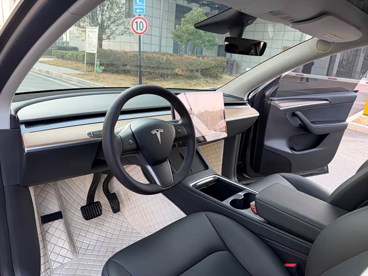 Фото 9 - Tesla Model Y