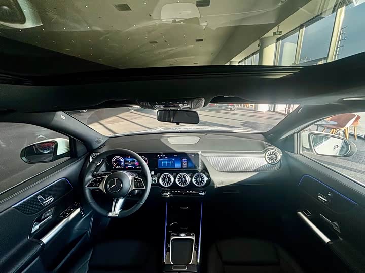 Фото 7 - Mercedes-Benz GLA-Class