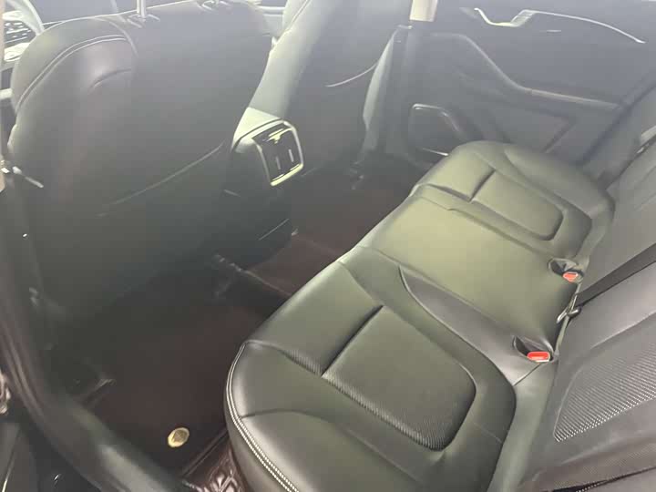 Фото 5 - Bestune B70