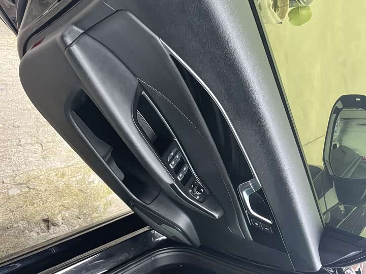 Фото 8 - Bestune B70