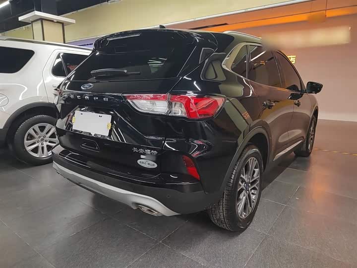 Фото 7 - Ford Escape