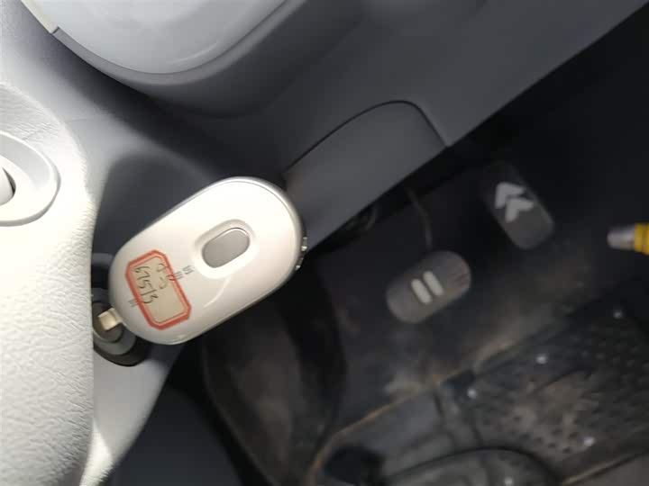 Фото 9 - Bestune Pony