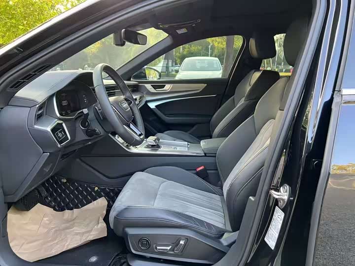 Фото 4 - Audi A6L